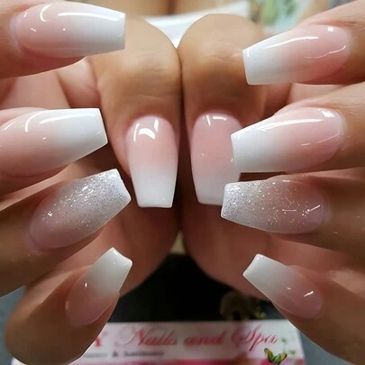 升級您的風格！24入組棺材形狀漸層粉紅色&透明色&純色假指甲，含閃粉，長按式假指甲，適用於派對、舞蹈或日常穿搭美甲工具