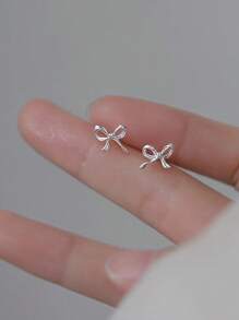 1 對時尚簡約別緻蝴蝶結耳環 - 銀色 - 查看 4