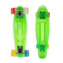 Patineta de Plástico Transparente Skateboard Corte Cruiser Mini Luz Led en Ruedas Patinete Monopatin Juvenil + Casco con protecciones Rodilleras, muñequeras y coderas - Verde - Ver 2