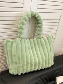 1只綠色絨布條紋設計手提包,大容量和毛茸茸的球,適合女性日常使用 - 綠色 - 查看 3