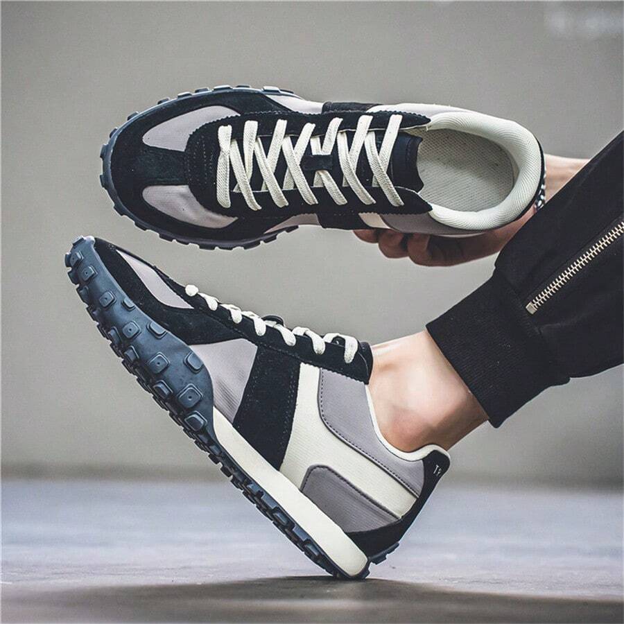 Men's Lightweight Sports Shoes For Running, Black/Grey/Khaki - Black and White - View 1