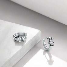 1入流行女性熊貓造型耳夾,可愛時尚,新潮耳飾 - 銀色 - 查看 3