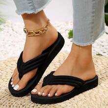 Women's Lightweight Vacation Style Flat Comfortable Anti-Slip Slippers, Beach Shoes - Black - View 5