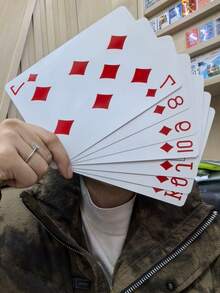 1 张，巨型扑克牌（4.5 英寸 * 6.5 英寸）（11.5 厘米 * 16.6 厘米），纸质材料，巨型扑克游戏，超大纸牌游戏，比普通纸牌大 4 倍，结婚周年派对用品，生日派对用品，暑假派对用品，主题派对装饰品，饮酒派对，圣诞节游戏，圣诞派对，新年游戏 - 紅色 - 查看 8