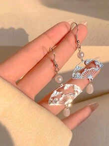 1雙風銀色扇形珍珠耳環,復古中空甜美扇形耳環,適合女性 - 銀色 - 查看 4