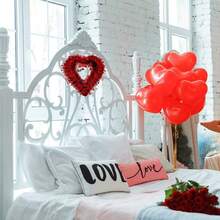 1入組紅色心形花圈,配有鋁箔心形懸掛裝飾,適用於情人節、婚禮、生日、派對、家居、壁爐裝飾(不含燈飾) - 紅色 - 查看 8