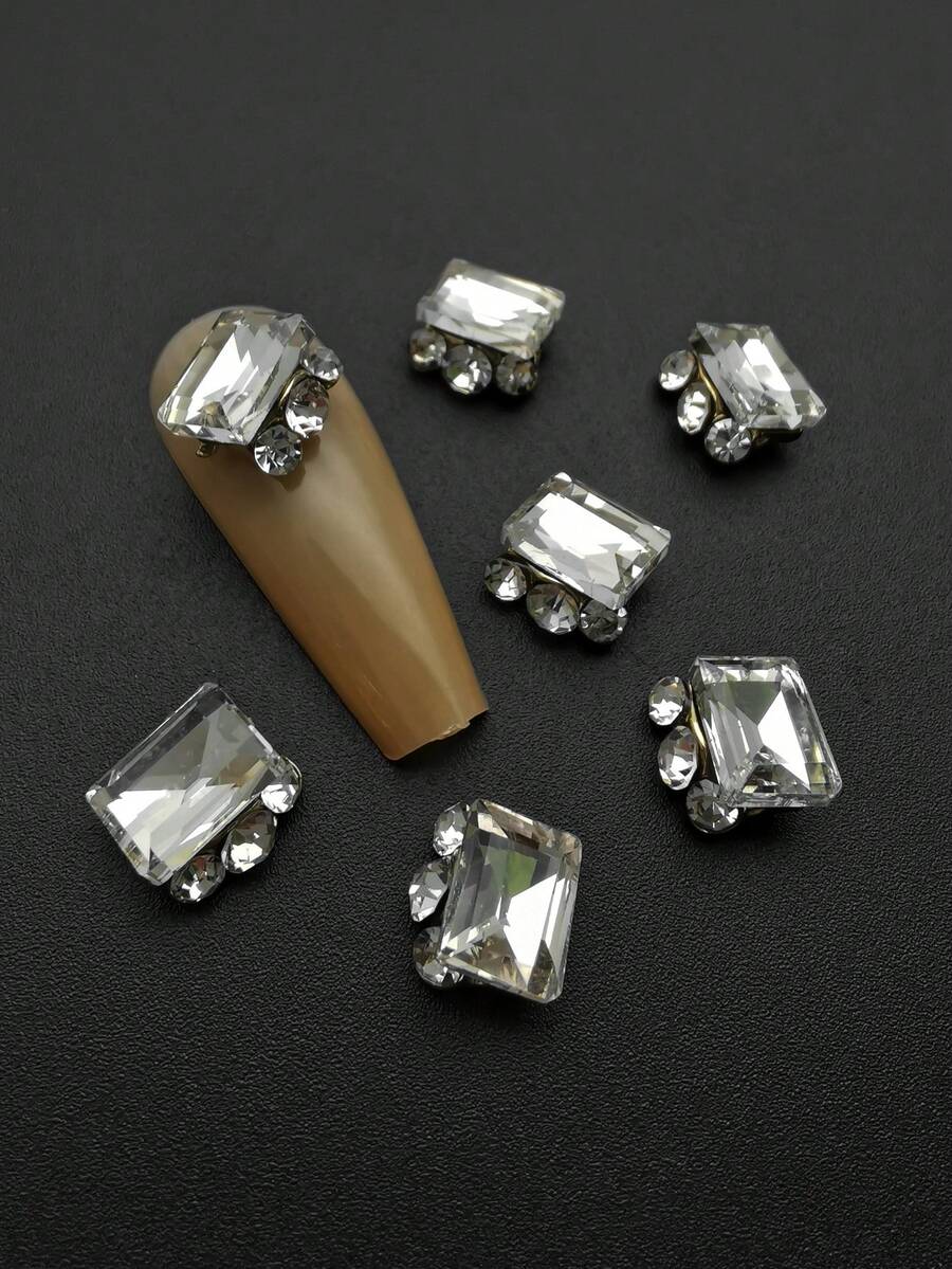 10入組金屬和水晶3D菱形指甲藝術裝飾，適用於手指和腳趾指甲DIY指甲飾品指甲寶石美甲用品 - 無色 - 查看 1