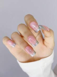 升級你的風格-24入組短方形聖誕銀色閃爍法式假指甲貼紙,附透明凝膠和1個指甲文件 - 銀色 - 查看 1