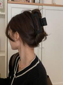 1pc Simple, Fashionable, Minimalist, Matte Finish Hair Claw Clip For Everyday Commute, Casual Outing - Brown - View 7