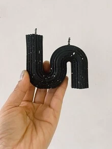 1盒/1入組幾何 S 形香氛蠟燭，適合家居裝飾、臥室、浴室、書桌和房間裝飾，也可用作未點燃的香氛蠟燭裝飾、精美的生日禮物、紀念品、送給朋友的小禮物 - 黑色-白墨點 - 查看 4