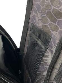 中号时尚背包 可释放扣设计 户外背包，旅行书包，学院，学校 男士时尚背包 休闲背包 通勤背包 大容量 实用 带鳄鱼纹背包 父亲节礼物 夏季学院包 - 黑與白 - 查看 6