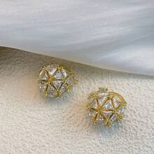 獨具時尚與奢華感的三角形立體氧化鋯鋼籃造型女式耳環,復古精緻的北歐風耳環 - 金色 - 查看 4