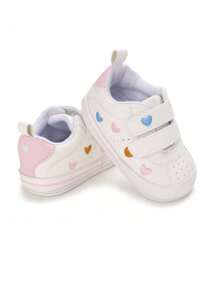 通用款pu皮革防滑軟底爬行鞋,心形圖案設計,適合初春