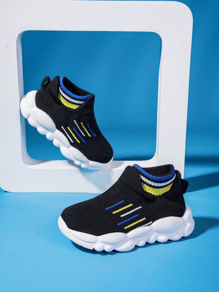 Breathable Black Mesh Running Shoes For Boys With High Upper, Non-Slip Sole, Lightweight And Slip-On Design - Black - View 1