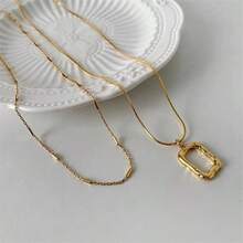 1入組金色不銹鋼雙層幾何方形吊墜項鍊,具獨特ins設計風格,時尚復古美學,適用於女性的街頭穿搭、日常穿著和節日派對 - 金黃色 - 查看 4