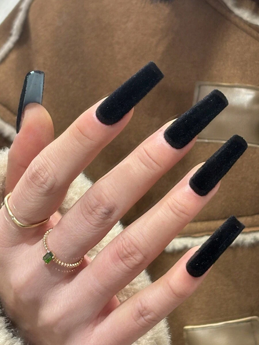 24pcs Coffin Shape Black Plush Warm False Nails With Fuzzy Fur Layer, Perfect For Winter Or Valentine'S Day Gift, Comes With 1 Nail File And 1 Jelly Glue - Black - View 1