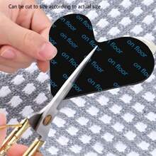 4入組心形可洗滌防滑地毯固定器,可用於多種用途,保持地毯位置穩定平貼