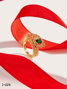 A Ring Accessory In , European And American Styles That Is Simple, Sweet, Exaggerated, Gold And Copper Made, Fashionable, High-End, Retro, Suitable For Women In Gulf Countries, For Outings, Casual Gatherings, Daily Dating, Christmas And Other Holidays. It Is Perfect For Gifting To Girlfriends Or Parents. - Gold - View 1