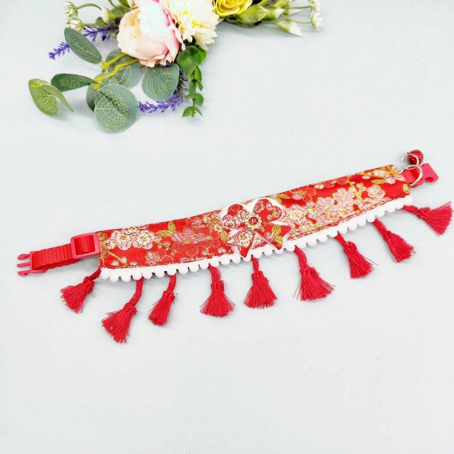 1入紅色緞面寵物頸圈,帶蕾絲、流蘇、白色條紋絲帶、紅色鑽石蝴蝶領結和鈴鐺,可調節,適合貓狗佩戴,作為美麗裝飾 - 紅色 - 查看 1