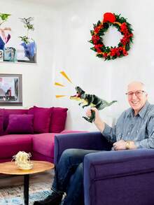 1pc Electric Dynamic Tyrannosaurus Rex Dinosaur Model For Kids, Realistic Dinosaur Toy With Press Action[Color Of Parts Random] - Green - View 10