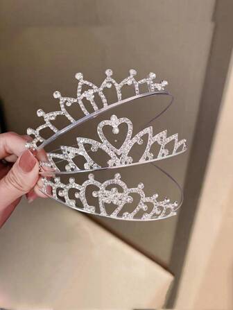 1件可爱浪漫的公主皇冠发箍，饰有心形花朵，适合生日、派对、招待客人、头饰、皇冠、服装皇冠、发饰、头饰、发饰、婚礼等场合。