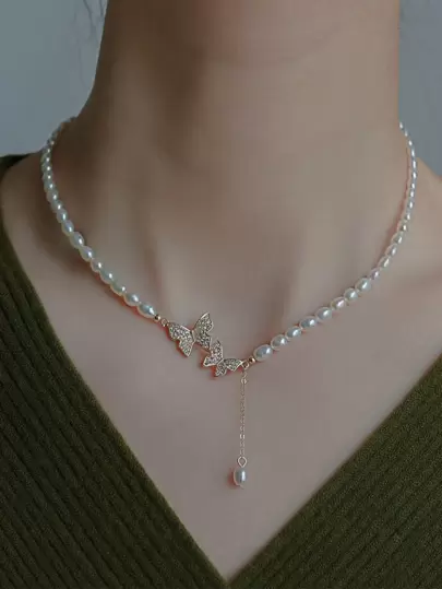 1 件女式镀金水滴和水钻和人造珍珠蝴蝶吊坠项链，适合日常佩戴，情人节礼物情人节、妈妈、母亲、母亲节、礼物