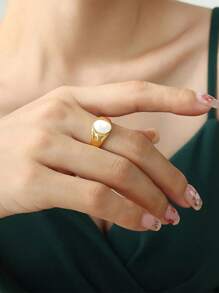 18K Gold Plated Stainless Steel Oval Shell Finger Ring - Gold - View 1