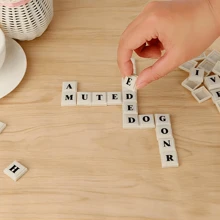 1/2 Set Bananagrams: Award-Winning Word And Language Game, Suitable For Family Fun, Holiday Gift, Party Supplies, New Year Gift, New Year Game