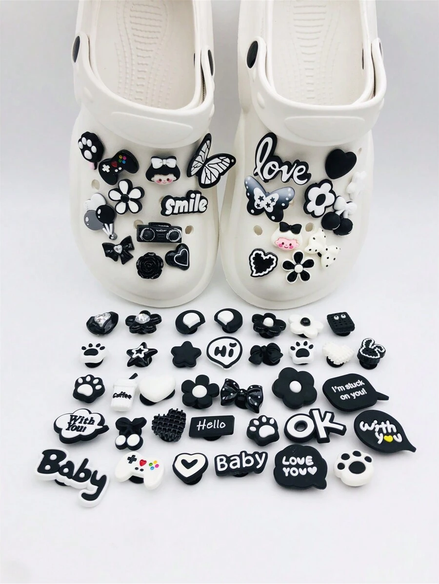 30pcs Cartoon Resin Black & White Butterfly And Flower Random Pattern Holes Shoes Decor Accessories Set (Random Design, 7-Hole Buckle)