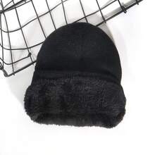 1頂女式加厚加絨針織帽,印有加州字母刺繡,秋冬野外運動款式,韓式保暖時尚 - 黑色 - 查看 3