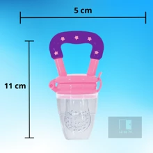 Chupeta Alimentadora Para Introdução Alimentar de Frutas Com Tampa Higiênica Prática Com Bico De Mamadeira Macio Para Bebês - Azul - Visão 9