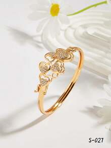 歐美風簡潔、甜美、誇張的手鍊珠寶,採用金色銅材質,時尚高端復古風格。適合襯托女生休閒體面,泡灣、出遊、聚會、日常約會、聖誕等場合,也是送女友、父母等人的完美禮物。 - 金色 - 查看 1