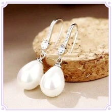 1 对时尚优雅珍珠耳环，镀银经典淡水人造珍珠吊坠耳环，适合女士和女孩，婚礼/派对/生日礼物 - 白色水滴銀 - 查看 10