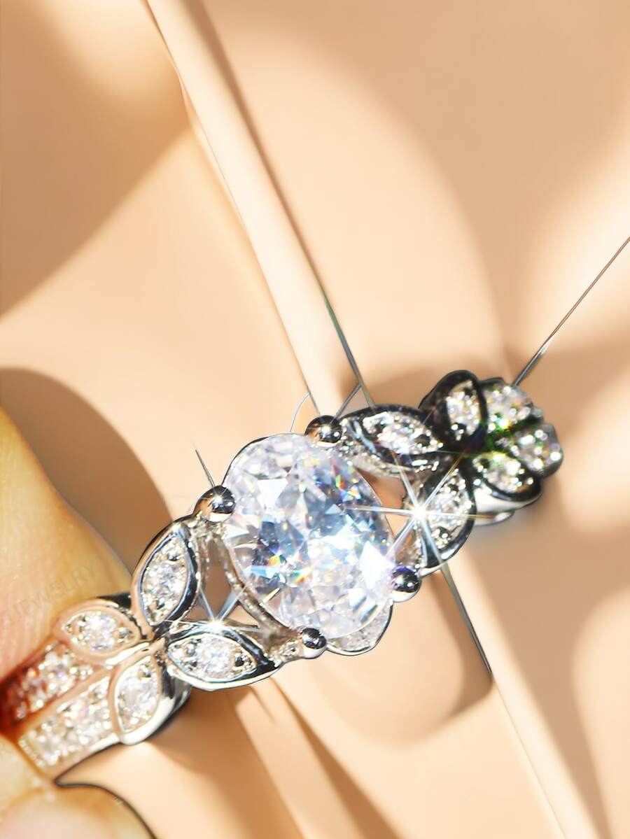 Exquisite Fashionable Oval Cubic Zirconia Ring, Statement Ring For Girls And Women, Elegant Ring Accessory, Gift For Valentine's Day - White - View 1