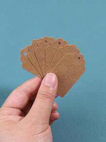 100 Stück braune Kraftpapierschenkanhänger mit Blumenmotiv, ideal für Weihnachten, Hochzeit oder Party Gastgeschenke, Weihnachten
