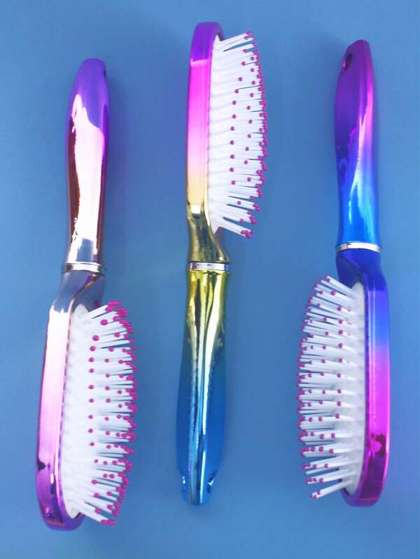 CEPILLO PARA CABELLO RECTANGULO  CON TÉRMINO OVALADO TIPO COJÍN CON CERDAS DE PLÁSTICO SEMIRÌGIDAS, PRÁCTICO PARA USO DIARIO.