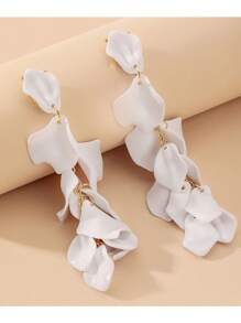 Vintage White Petal And Leaf Shaped Long Earrings - Retro Style White Petal Leaf Long Earrings - View 3
