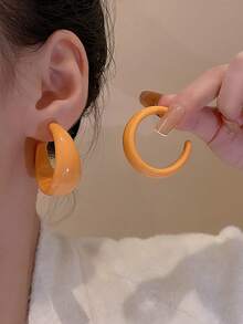 一對復古香港風格圓環耳環,新潮時尚亞克力夏日白色誇張c形耳環