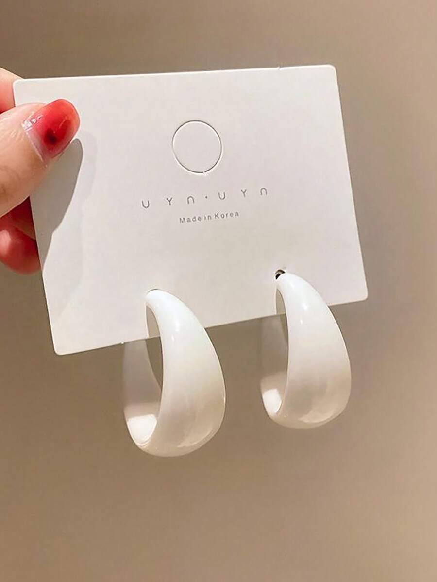 一對復古香港風格圓環耳環,新潮時尚亞克力夏日白色誇張c形耳環