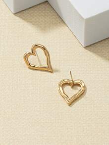 1pair Fashionable Hollow Out Heart Shaped Stud Earrings For Women, Daily Wear, Valentine's Day Gift - Yellow Gold - View 2