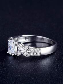 Exquisite Fashionable Oval Cubic Zirconia Ring, Statement Ring For Girls And Women, Elegant Ring Accessory, Gift For Valentine's Day - White - View 6