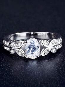 Exquisite Fashionable Oval Cubic Zirconia Ring, Statement Ring For Girls And Women, Elegant Ring Accessory, Gift For Valentine's Day - White - View 2