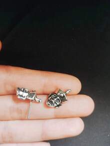 1pair Vintage Exaggerated Dark Style Zombie Stud Earrings For Men Daily Wearing - Antique Silver - View 3