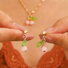 3入組時尚櫻桃紅項鍊與耳環珠寶套裝,輕奢風格,礦脈設計綠色和粉色吊墜鎖骨鏈,精美的女士配飾 - 粉色 - 查看 2