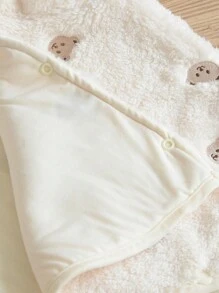 婴儿刺绣连帽斗篷风衣保暖披肩婴儿推车毛毯卡通熊披肩