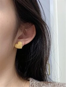 1 Pair Geometric Frosted Heart Stud Earrings - Frosted Love Earrings - View 2