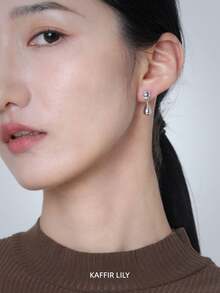 水滴形光澤耳釘極簡主義日系/韓系風銀飾珠寶,時尚女性禮物 - 銀色 - 查看 2