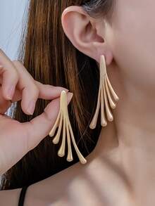 1對時尚個性簡約優雅復古卡通風格手掌＆臉型金屬耳針 - 金色 - 查看 5