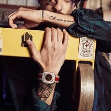 1 条男女通用休闲商务帆布拼色表带，时尚、个性化、透气、吸汗替换腕带，兼容 Apple Watch 表带 44mm.45mm.49mm.38mm.40mm.41mm.42mm Ultra/Se/8/7/6/5/4/3/2/1 - 紅白色 - 查看 6