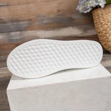 2024 New Arrival Women's Lace-Up Color Block Thick Sole Round Toe Shoes, Suitable For Outdoor And Casual Occasions, Wear-Resistant And Slip-Resistant, Comfortable - Black and White - View 7